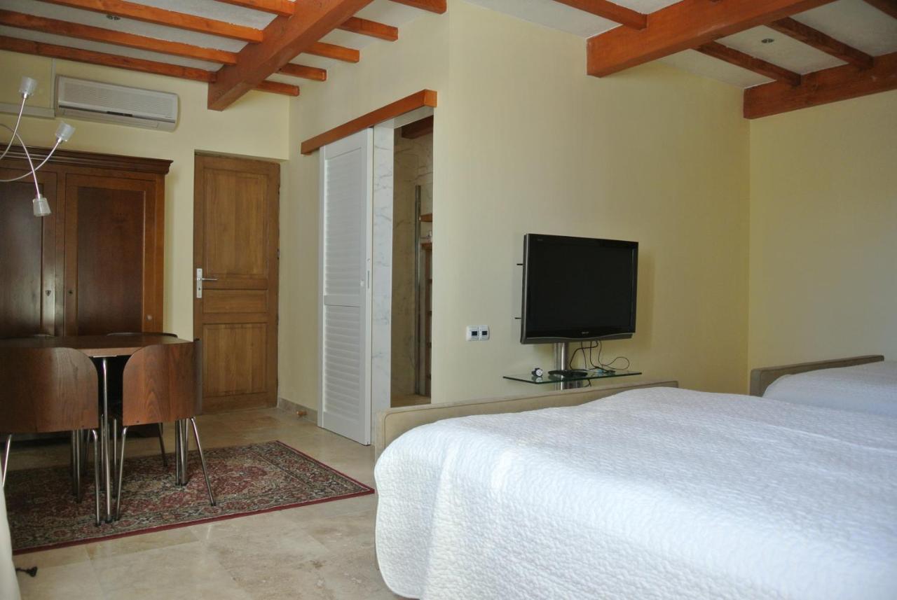 Grand Tamaris Hosting Bed and Breakfast Arles Eksteriør billede